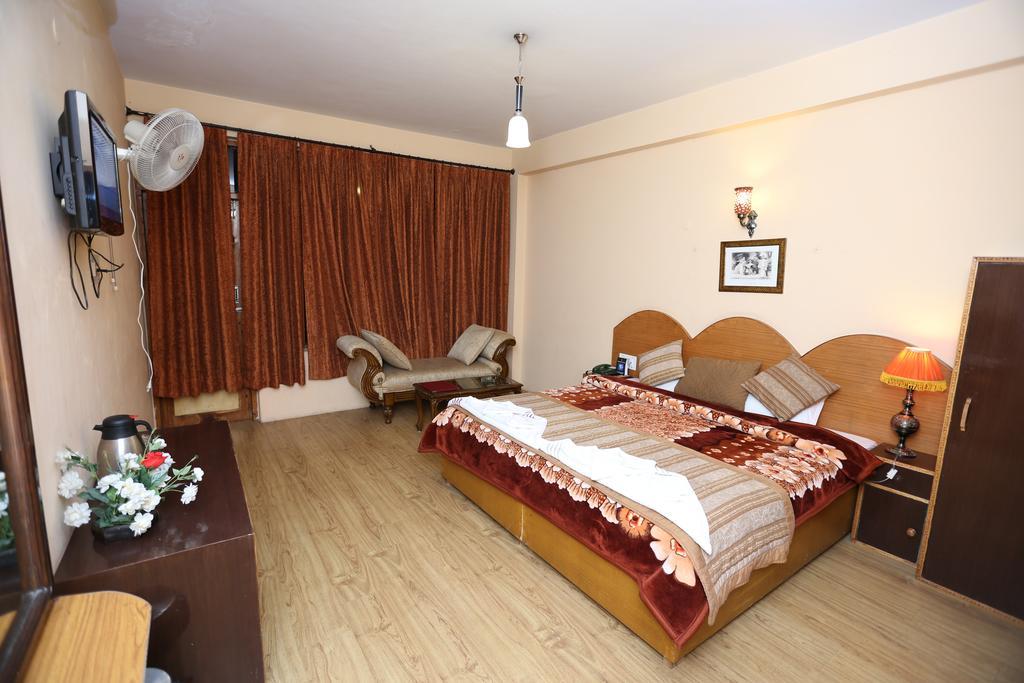 Hotel Natraj Manali Dharamshala Zimmer foto