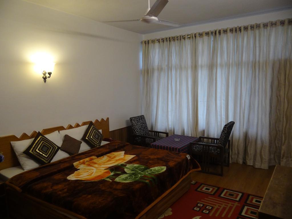 Hotel Natraj Manali Dharamshala Zimmer foto