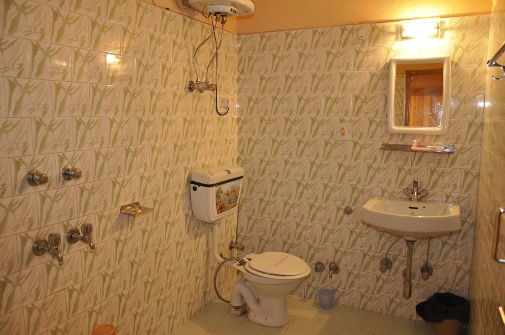 Hotel Natraj Manali Dharamshala Zimmer foto