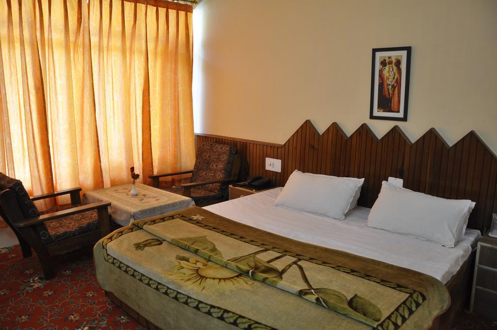 Hotel Natraj Manali Dharamshala Zimmer foto