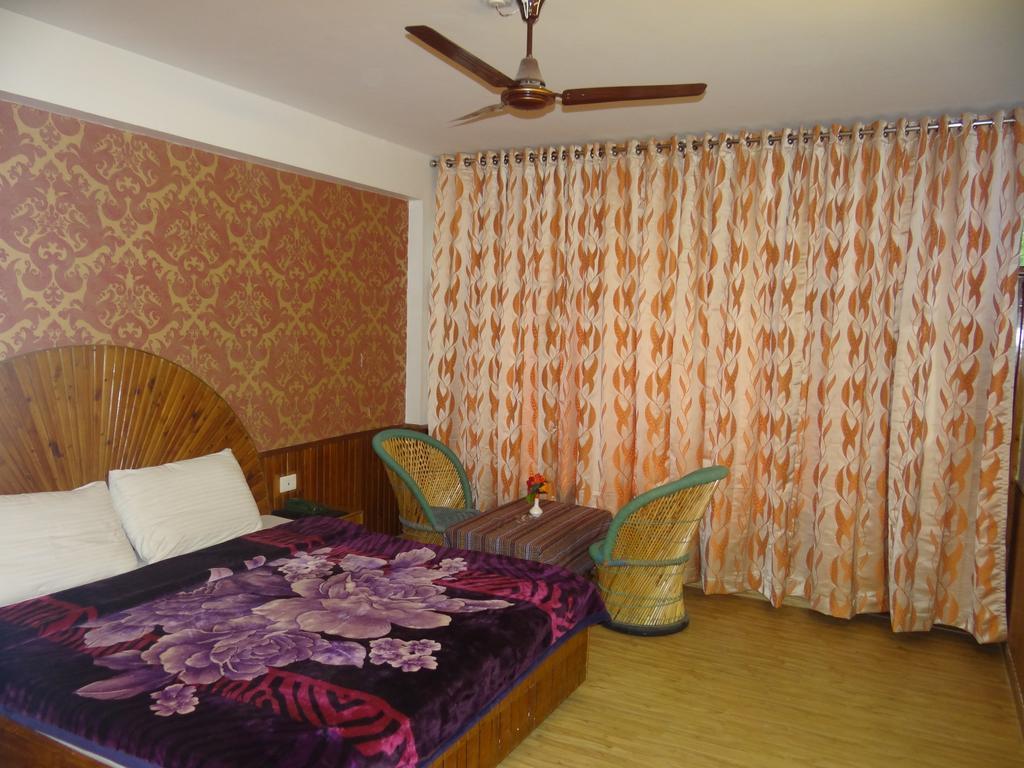 Hotel Natraj Manali Dharamshala Zimmer foto